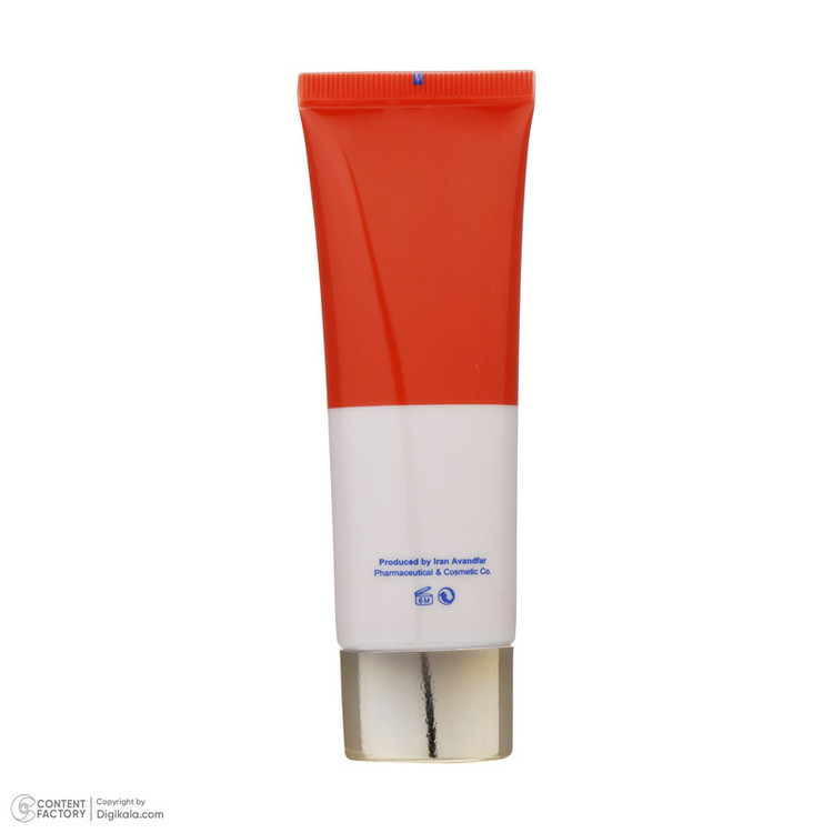 ژل ضد آفتاب رنگی ساین اسکین SPF 50 مدل M مناسب پوستهای چرب چرب حجم 50 میلیلیتر
