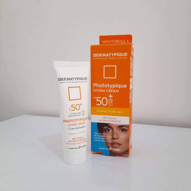 کرم ضدآفتاب بیرنگ دست صورت و بدن درماتیپیک SPF 50 مدل هیدرا محافظ UVA/UVB مناسب برای پوست خشک حجم ۵۰ میلیلیتر