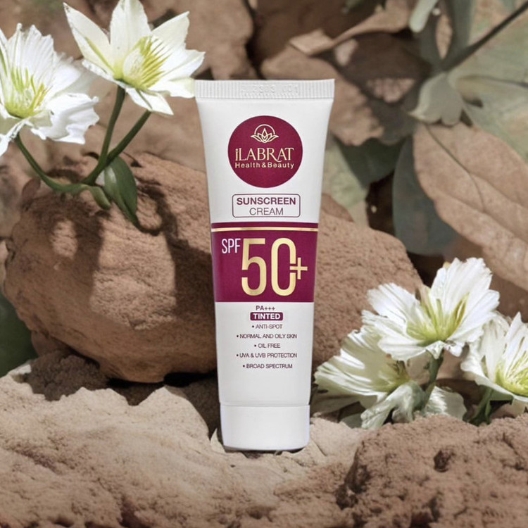 کرم ضدآفتاب رنگی ایلابرت +SPF50 مدل ضدلک natural beige، مناسب پوستهای چرب و معمولی، حجم 40 میلیلیتر