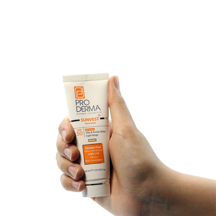کرم ضدآفتاب فاقد چربی پرودرما مدل SPF50، حجم 40 میلیلیتر