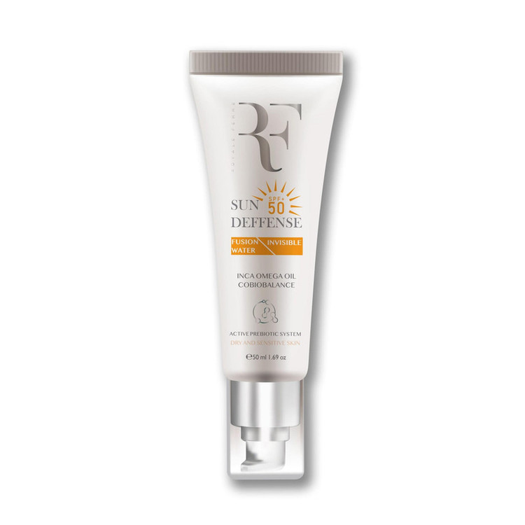کرم ضد آفتاب بدون رنگ آر.اف رویال فم SPF50 مدل Fusion water مناسب برای پوست چرب و مختلط حجم 50 میلی لیتر