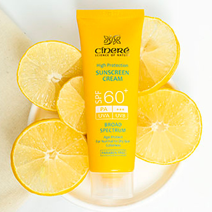 کرم ضد آفتاب بدون رنگ سینره، SPF60، مدل اولترا، مناسب پوست معمولی و خشک و حجم 50 میلیلیتر، محافظت کننده در برابر اشعه UVA و UVB، بدون پارابن، +++PA، ضد پیری پوست، با ماندگاری 2 ساعته