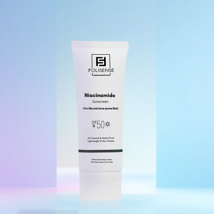 فلوئید ضد آفتاب بیرنگ صورت فولیسنس SPF 50 مدل نیاسینامید محافظ در برابر UVA/UVB مناسب برای پوست چرب، مختلط، آکنهدار حجم 40 میلیلیتر