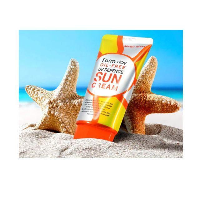 کرم ضد آفتاب بی رنگ فارم استی spf 50 مدل OIL-FREE مناسب پوست های مختلط و چرب حجم 70 میلی لیتر