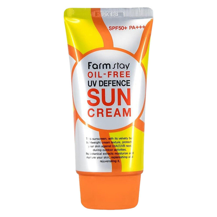 کرم ضد آفتاب بی رنگ فارم استی spf 50 مدل OIL-FREE مناسب پوست های مختلط و چرب حجم 70 میلی لیتر