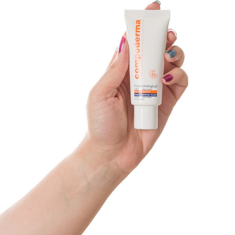 کرم ضد آفتاب بدون رنگ دور چشم کامپورما spf50 مدل آی اینشورنس مناسب انواع پوست حجم 40 میلی لیتر