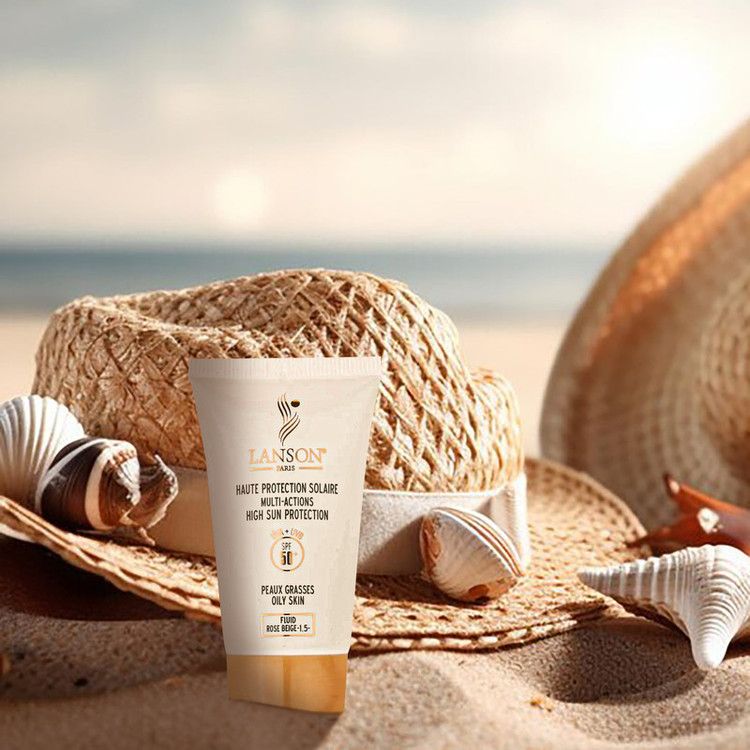 کرم ضدآفتاب رنگی لانسون SPF50 مدل مالتی اکشن، مناسب پوستهای چرب، حجم 40 میلیلیتر