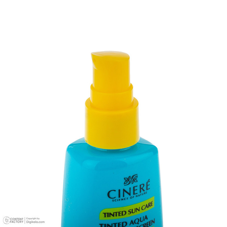فلوئید ضد آفتاب رنگی بژ طبیعی صورت سینره SPF 50 مدل AQUA محافظ UVA ،UVB و ++++PA مناسب برای انواع پوست حجم 50 میلیلیتر