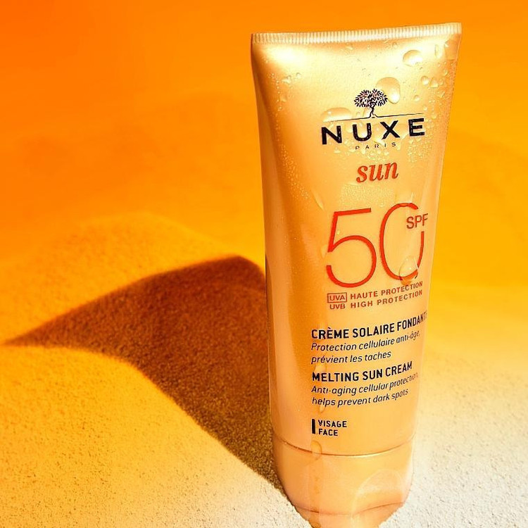 کرم ضد آفتاب بدون رنگ نوکس SPF 50 مدل سلولار مناسب انواع پوست حجم 50 میلیلیتر