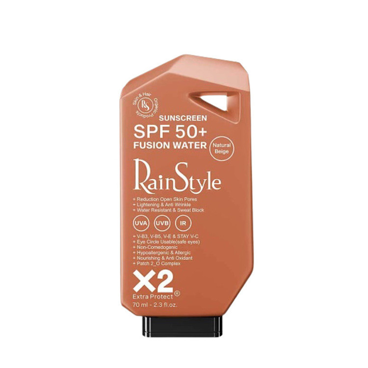 کرم ضدآفتاب رنگی رین استایل، SPF50، مدل فیوژن واتر، مناسب انواع پوست با تنالیته متوسط و حجم 70 میلیلیتر، ضد آب، محافظتکننده در برابر اشعههای UVA و UVB، غیر کومدونزا و فاقد پارابن، الکل و چربی، ضد چروک، با ماندگاری 5 ساعته