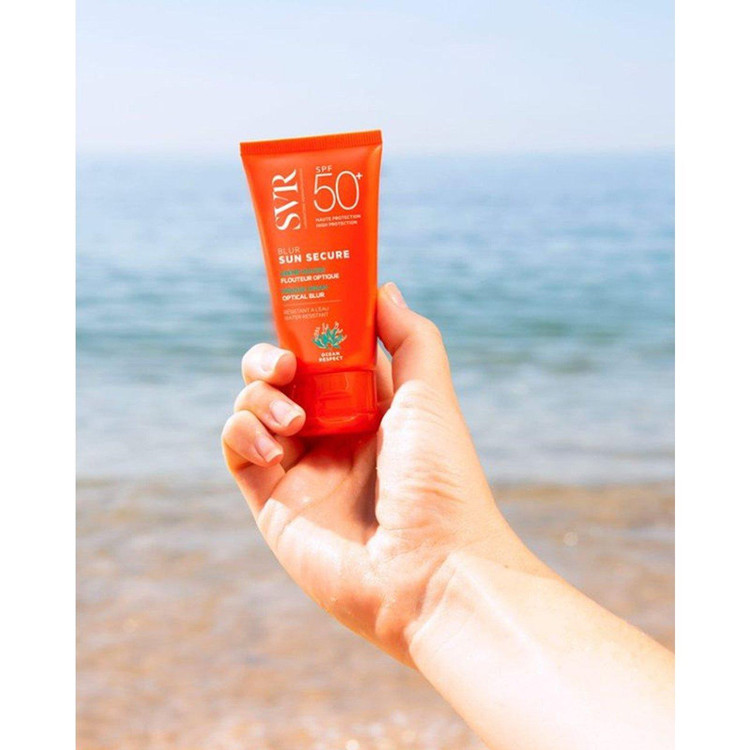 کرم ضد آفتاب بدون رنگ اس وی آر SPF 50 مدل سان سیکور مناسب پوستهای چرب حجم 40 میلیلیتر