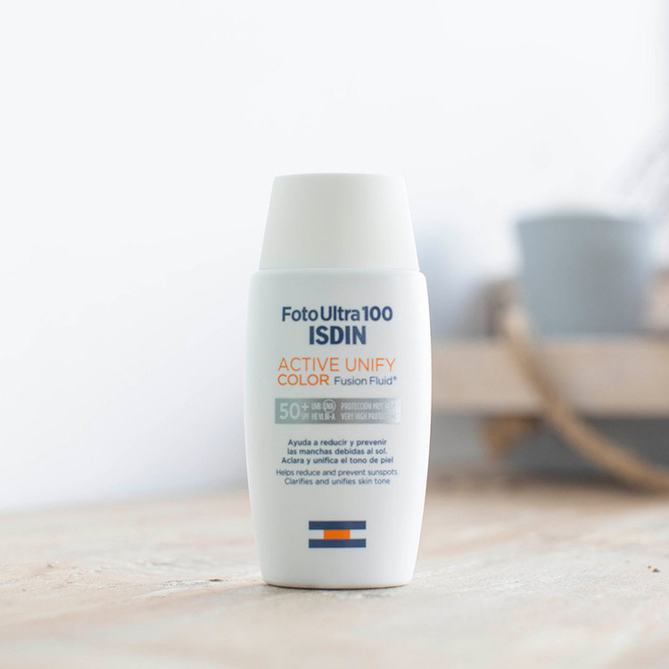 فلوئید ضد آفتاب رنگی ایزدین SPF50 مدل ACTIVE UNIFY محافظ UVA ،UVB، ضد آب، مناسب انواع پوست حجم 50 میلیلیتر