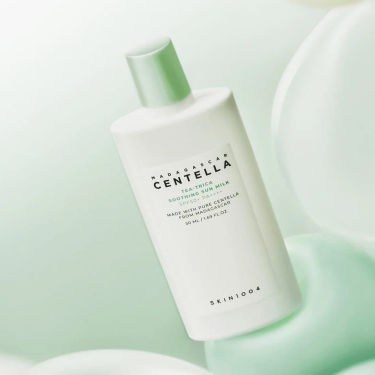 کرم ضد آفتاب بدون رنگ اسکین 1004 SPF 50 مدل TEA-TRICA محافظ UVA ،UVB، مناسب برای انواع پوست، حجم 50 میلیلیتر
