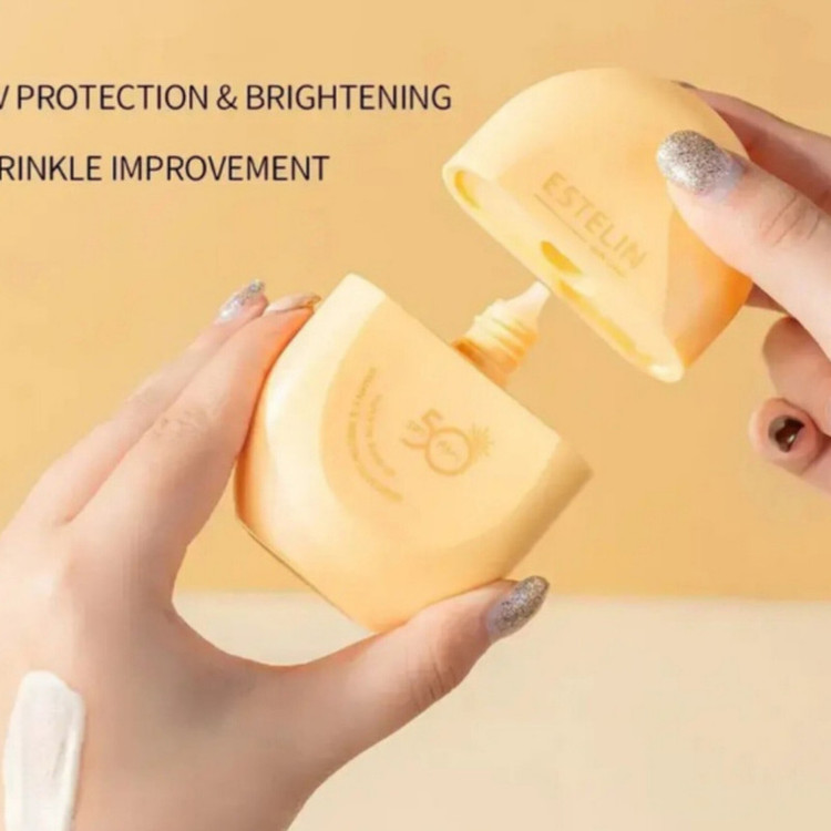 کرم ضد آفتاب بیرنگ صورت استیلن SPF 50 مدل ویتامین سی و آربوتین محافظ UVA، UVB و PA++، مناسب برای انواع پوست، حجم 50 میلیلیتر