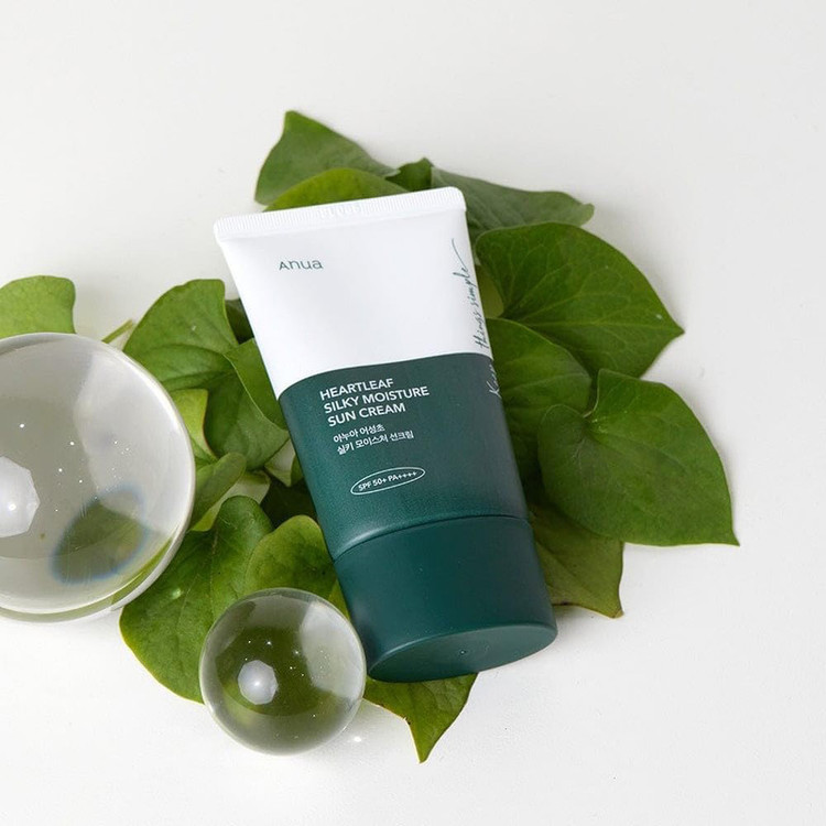 کرم ضد آفتاب بیرنگ دست، صورت آنوا SPF 50 مدل heartleaf محافظ UVA ،UVB مناسب برای انواع پوست حجم 50 میلیلیتر