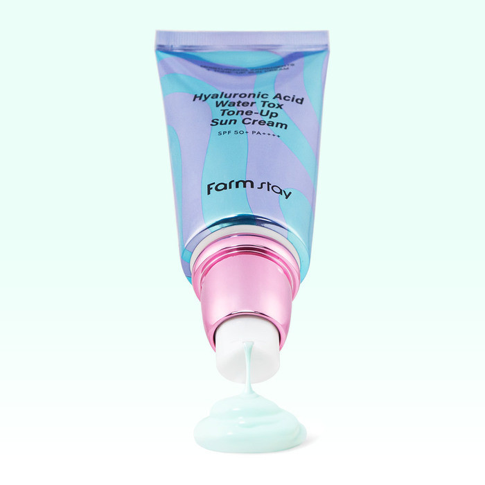 کرم ضد آفتاب بیرنگ صورت فارم استی SPF 50 مدل Hyaluronic محافظ UVA و UVB s مناسب برای پوست خشک حساس حجم 60 میلیلیتر