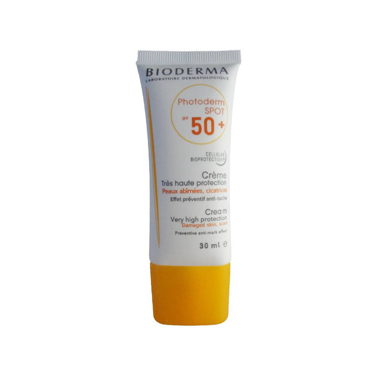 كرم ضد آفتاب بي رنگ صورت بيودرما SPF 50 مدل فتودرم محافظ در برابر اشعه UVA مناسب براي انواع پوست حجم 30 ميلي ليتر