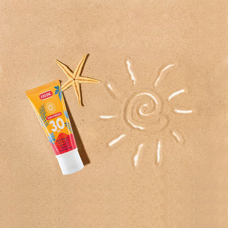 کرم ضد آفتاب بی رنگ ببک مدل SPF30 مناسب انواع پوست حجم 50 میلی لیتر