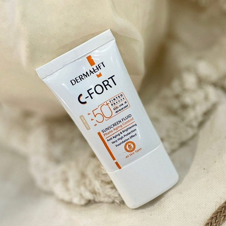 کرم ضدآفتاب رنگی صورت درمالیفت SPF50 مدلC-FORT محافظ PA++++،UVA،UVB مناسب برای انواع پوست حجم ۴۰ میلی لیتر