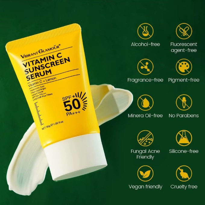 کرم ضد آفتاب بدون رنگ صورت ویبرانت گلمور spf50 مدل ویتامین سی محافظ UVA،UVB مناسب برای انواع پوست وزن 30 گرم