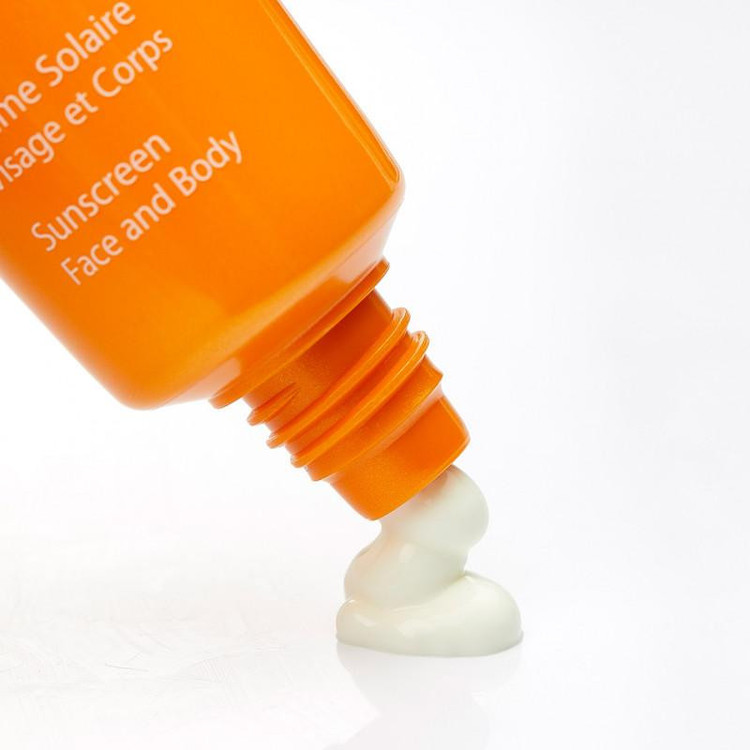 کرم ضد آفتاب فیتومر مدل Sun Solution با SPF30