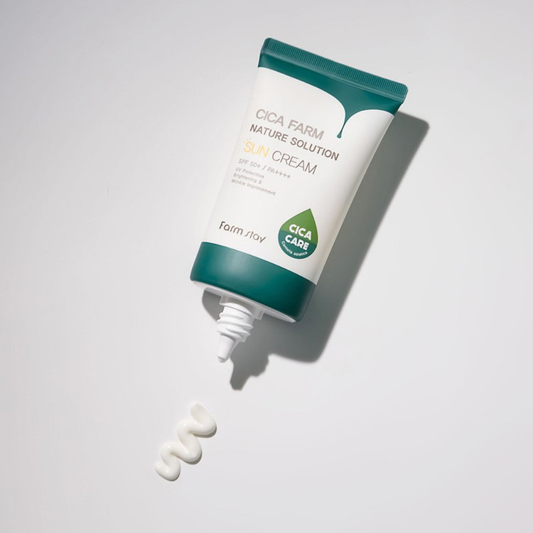 کرم ضد آفتاب بدون رنگ فارم استی SPF 50 مدل Nature Solution مناسب انواع پوست حجم 50 میلیلیتر