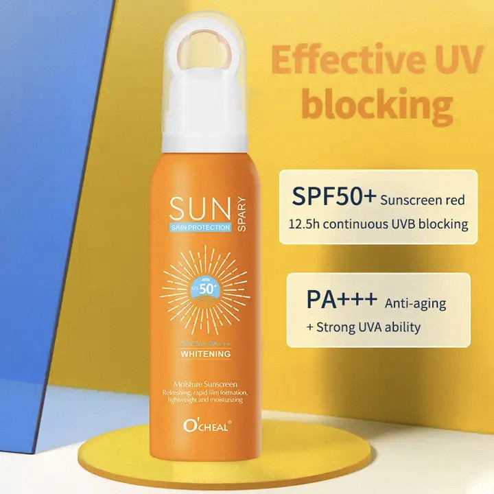 اسپری ضدآفتاب بدون رنگ اوچیل SPF 50 مدل سبک محافظت UVA ، UVB و +++PA حاوی آبرسان مناسب انواع پوست با حجم 150 میلی لیتر