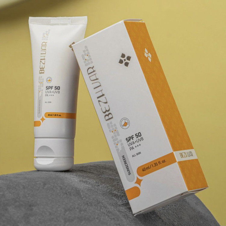 کرم ضد آفتاب بدون رنگ بژوار SPF 50 مدل 001 مناسب انواع پوست حجم 40 میلی لیتر