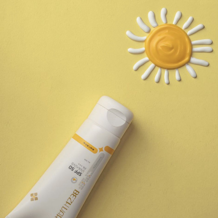 کرم ضد آفتاب بدون رنگ بژوار SPF 50 مدل 001 مناسب انواع پوست حجم 40 میلی لیتر