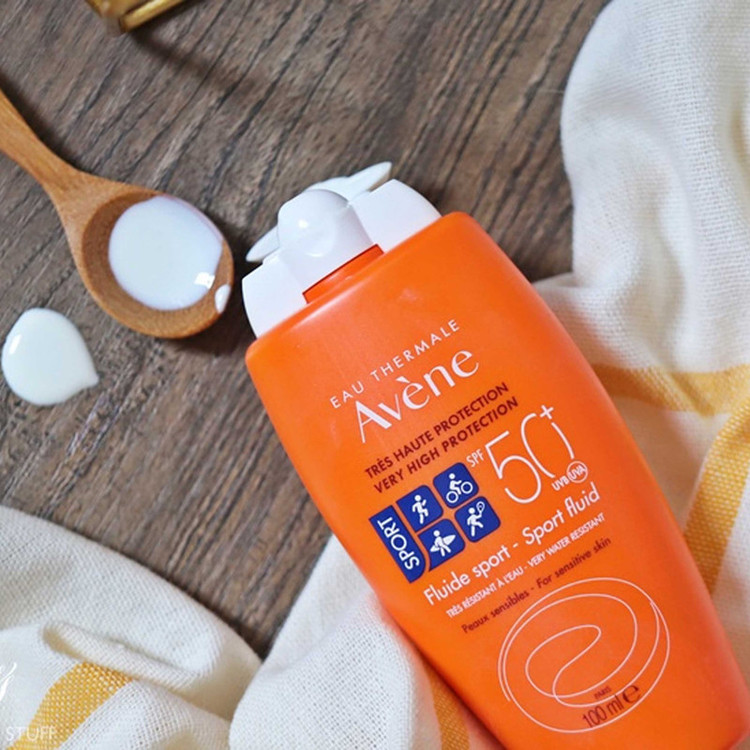 فلوئید ضد آفتاب بدون رنگ اون SPF 50 مدل sport مناسب پوستهای حساس حجم 100 میلیلیتر