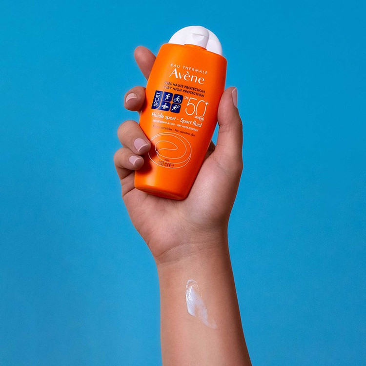 فلوئید ضد آفتاب بدون رنگ اون SPF 50 مدل sport مناسب پوستهای حساس حجم 100 میلیلیتر