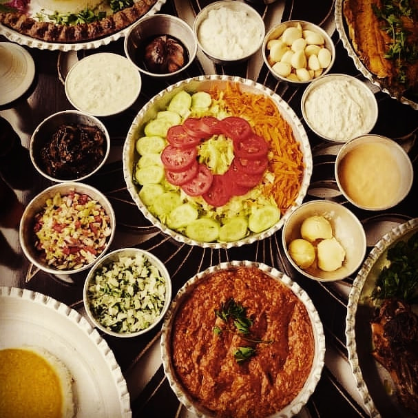 بشقاب غذاخوری مدل لب کنگره کد 28 مجموعه 3 عددی