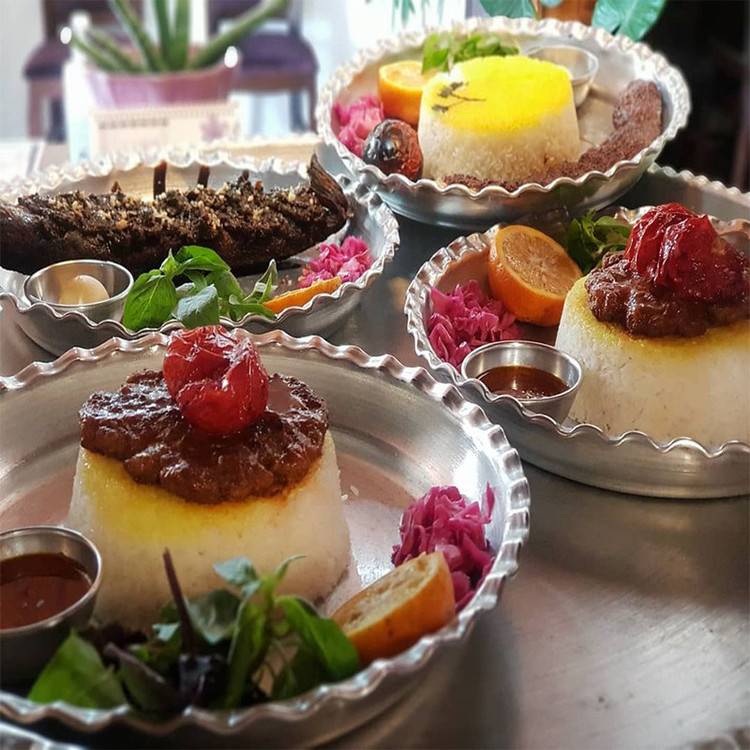 بشقاب غذاخوری مدل لب کنگره کد 28 مجموعه 3 عددی