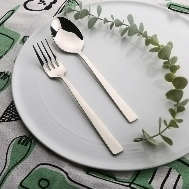 سرویس قاشق و چنگال 12 پارچه لوکا مدل شیکاگو براق